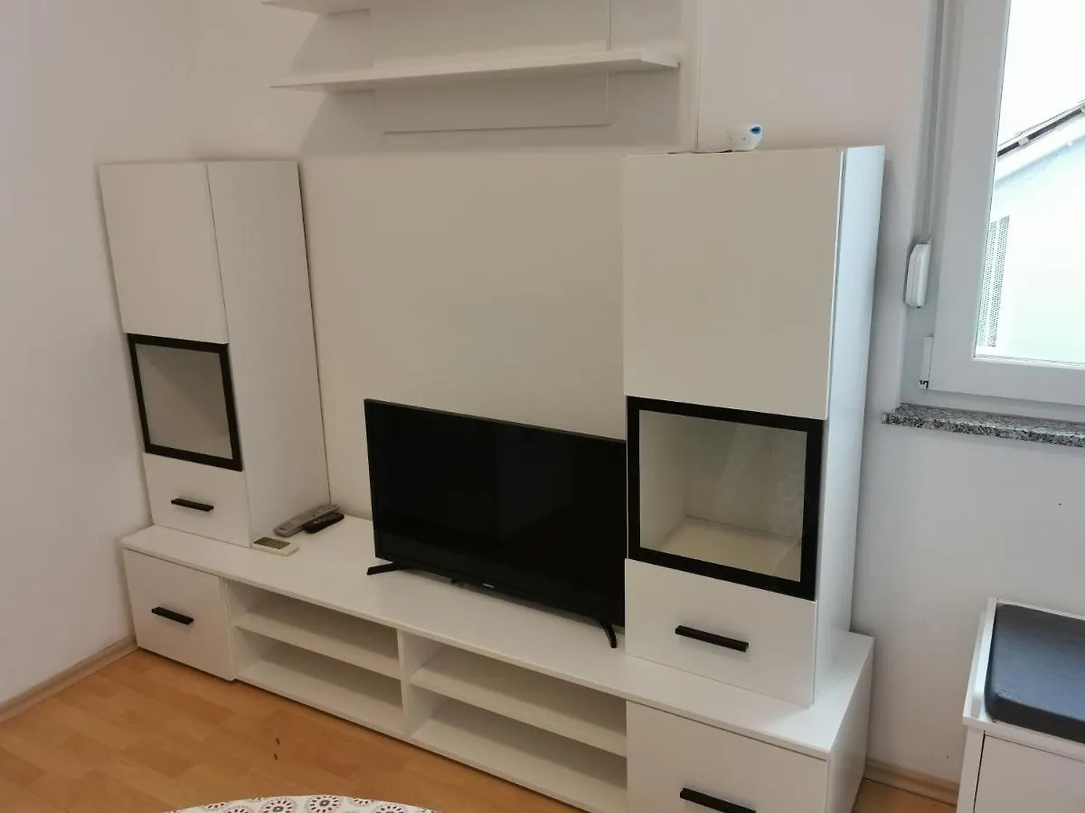 Garson Apartment Pula